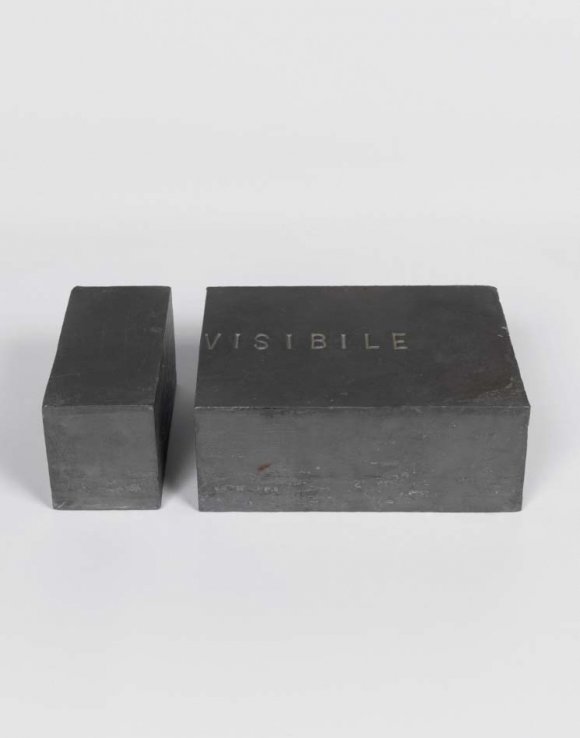 Fig. 7: Alighiero Boetti, Lampada annuale, 1966.