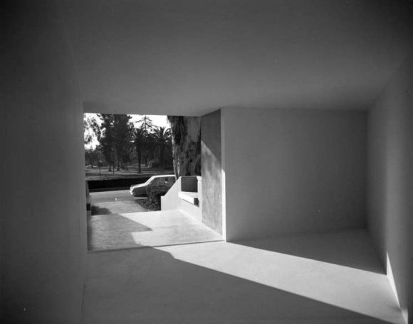 Fig. 9: Robert Irwin, Varese Scrim, 1973. Villa Panza, Varese.