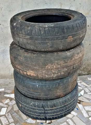 Plate Photographed images of leather Products from different sides b